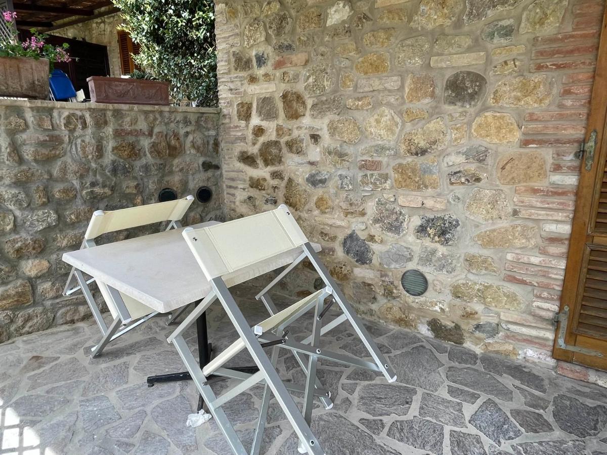 Casa Vacanza Le Case San Gimignano Exterior photo