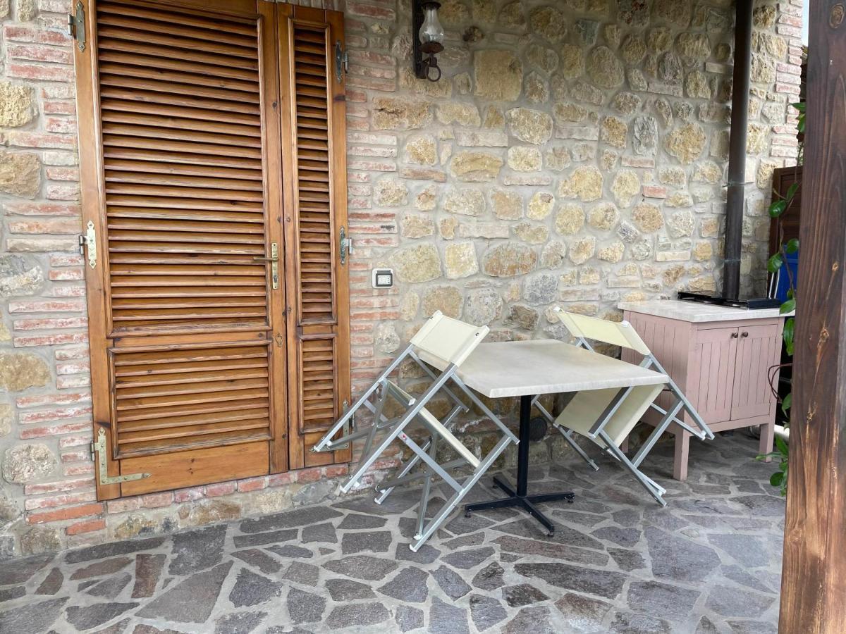 Casa Vacanza Le Case San Gimignano Exterior photo