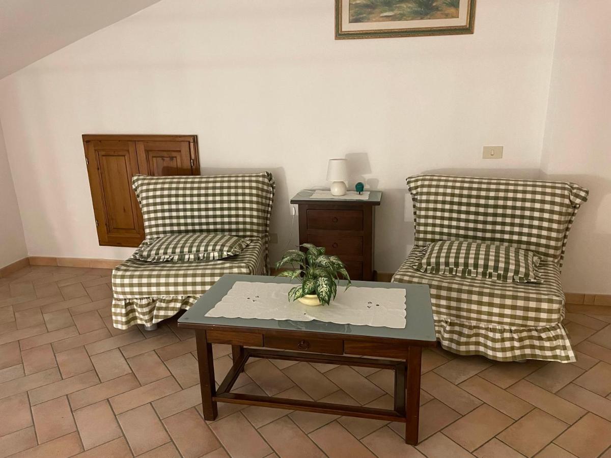 Casa Vacanza Le Case San Gimignano Exterior photo