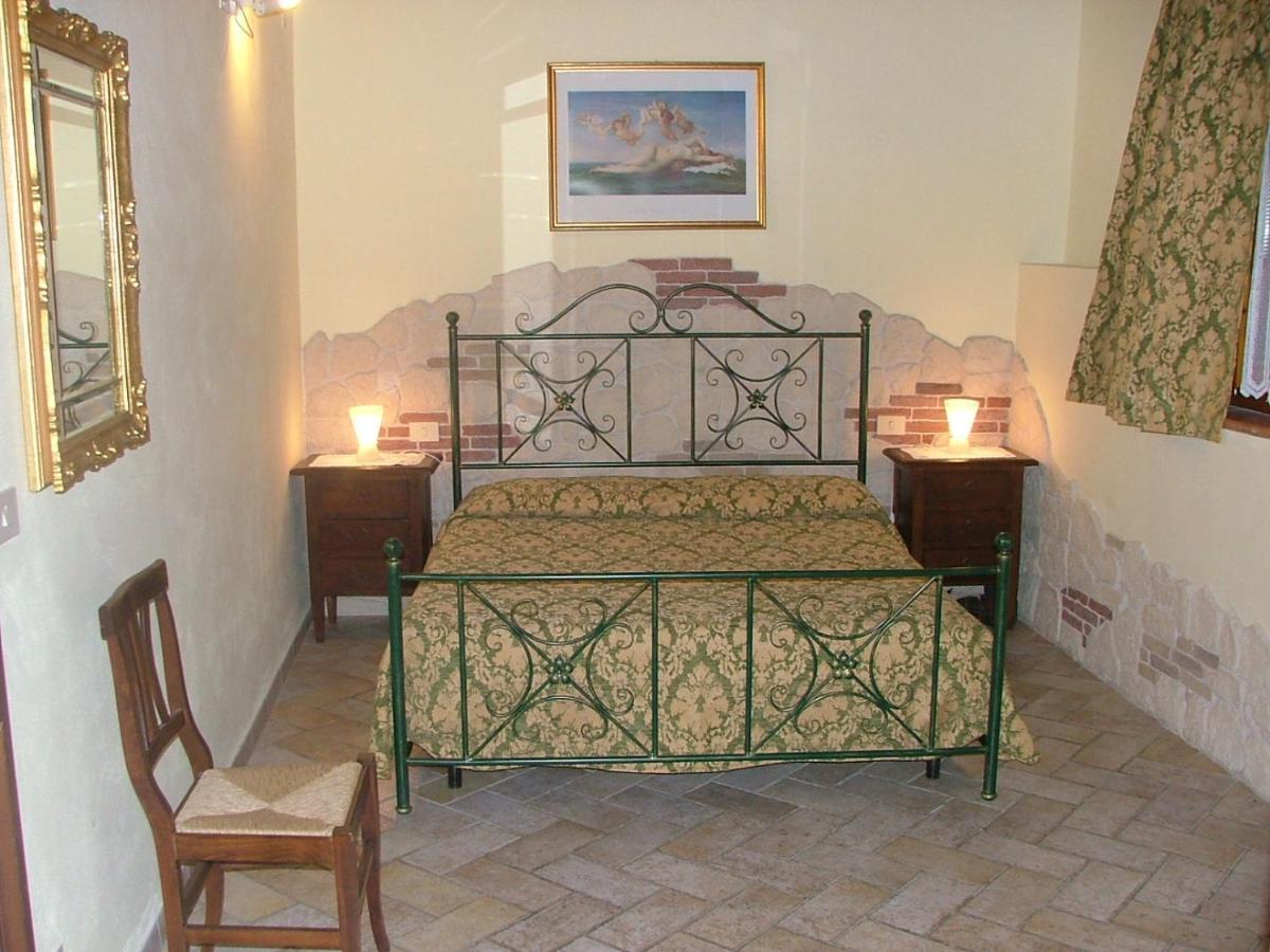 Casa Vacanza Le Case San Gimignano Exterior photo