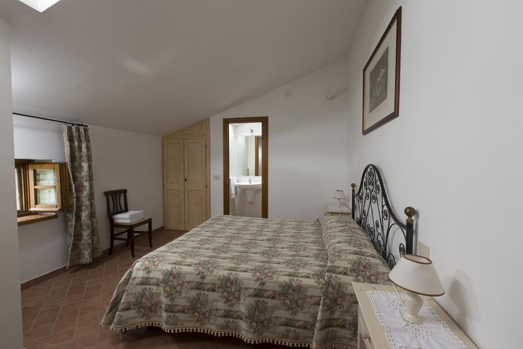 Casa Vacanza Le Case San Gimignano Exterior photo