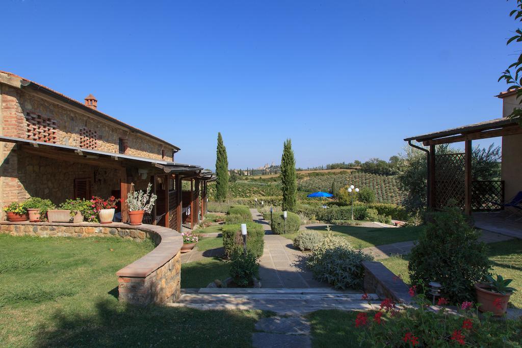 Casa Vacanza Le Case San Gimignano Exterior photo